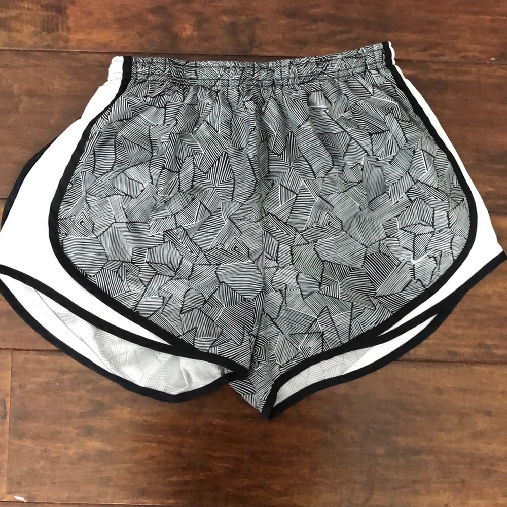 NEW NIKE RUNNING SHORTS